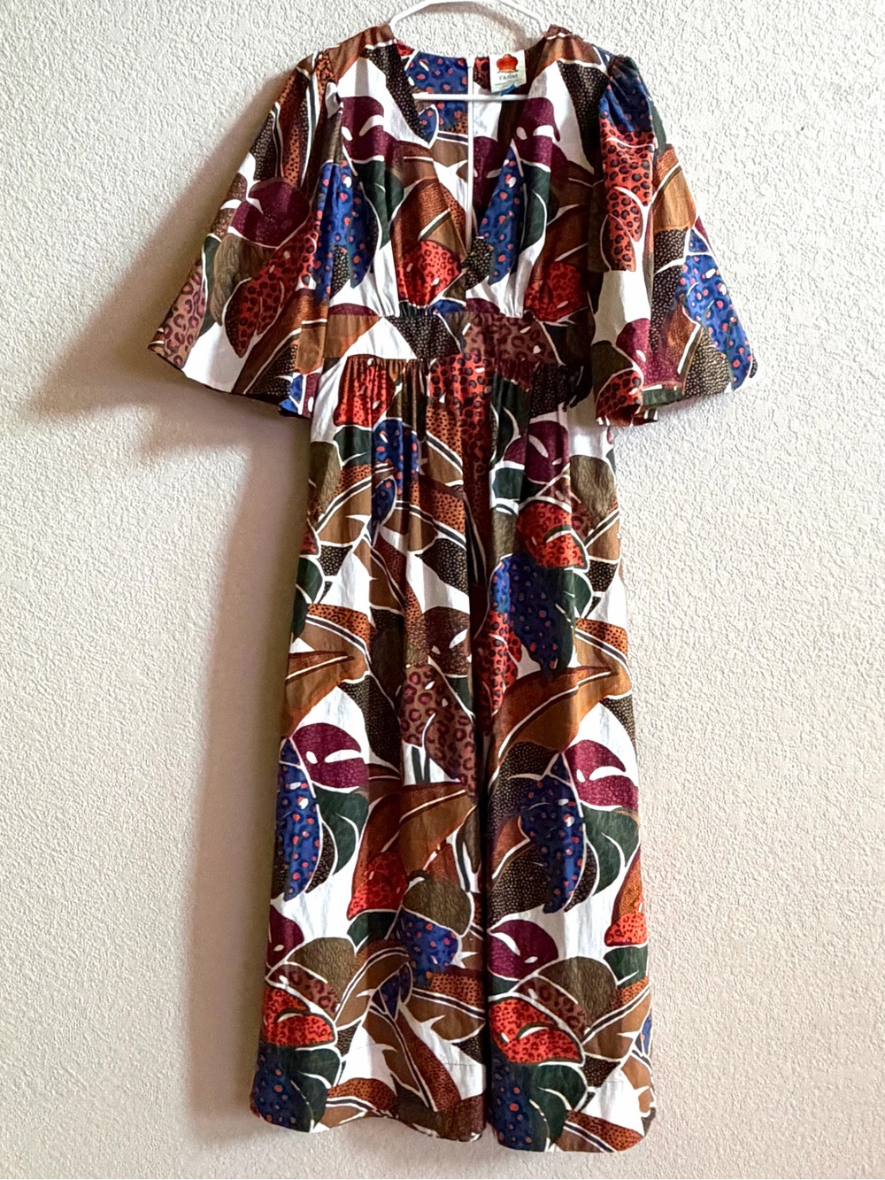 Anthropologie FARM Rio Sz 4 V-Neck Vibrant Leaf Print Flutter Sleeve Midi Dress